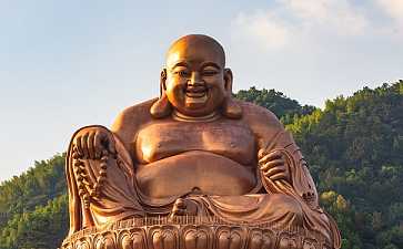 【弥勒】在佛教中的地位如何？弥勒佛道场在哪？